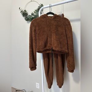 Parisian Women’s Brown Fuzzy Longsleeve Crop top and joggers Lounge Set size 2